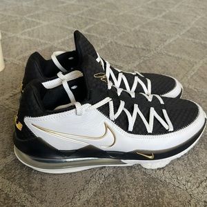 Nike LeBron 17 Low Metallic Gold Sheriff Air Max
Leather Basketball Shoes 13
